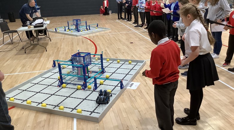 Robot comp
